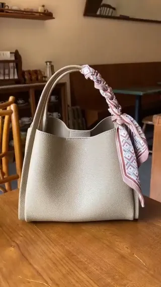 بافت مینی اسکارف به دسته کیف